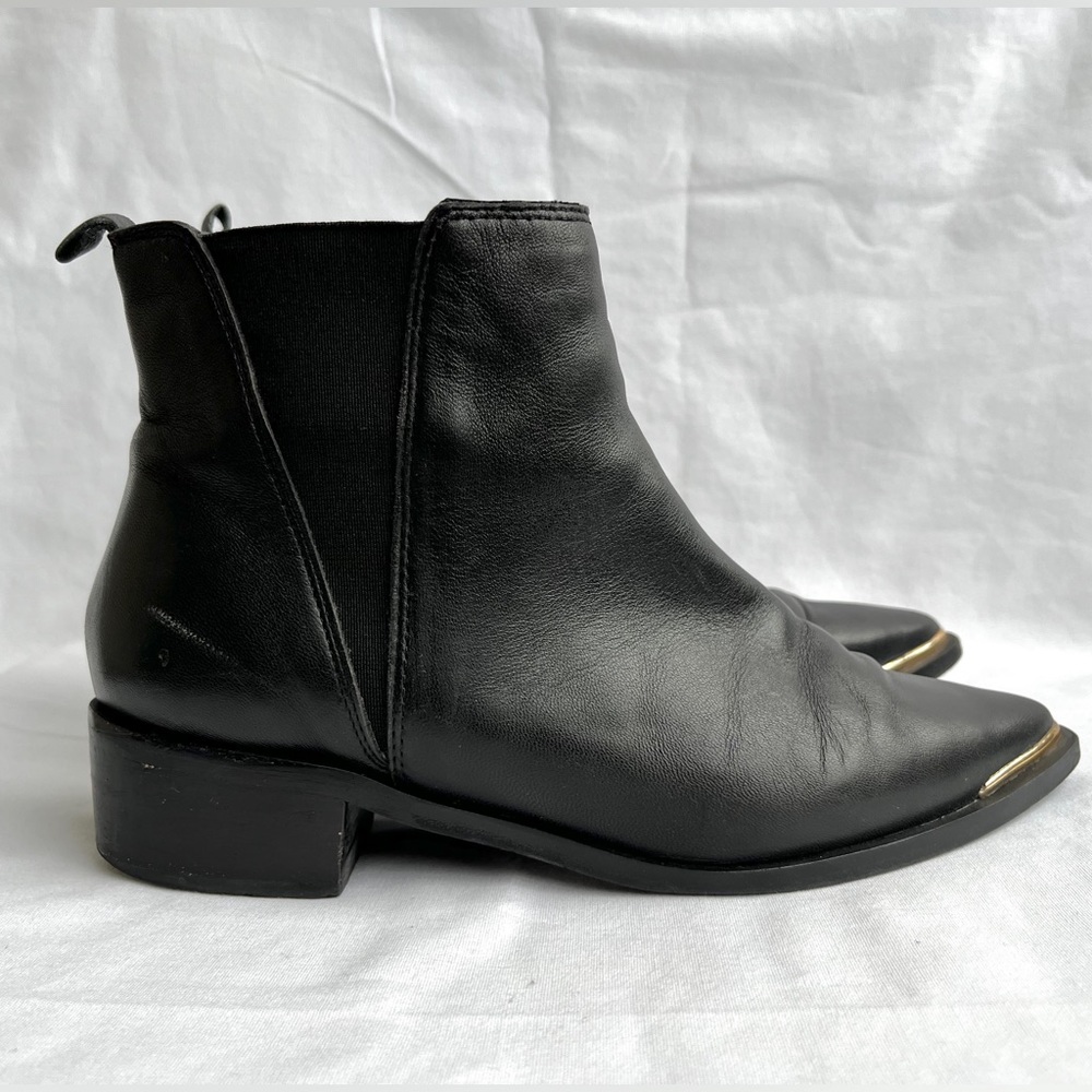 Town Shoes |  Leather Pointed Chelsea Boots